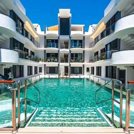 Lägenhet New Stylish Beachside 2br With Pool And Garage Estepona