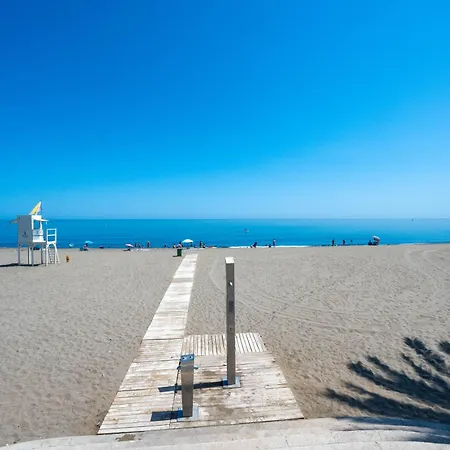 New Stylish Beachside 2br With Pool And Garage Apartmán *