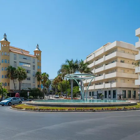 New Stylish Beachside 2br With Pool And Garage Apartment *