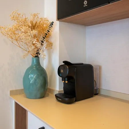 Διαμέρισμα New Stylish Beachside 2br With Pool And Garage *