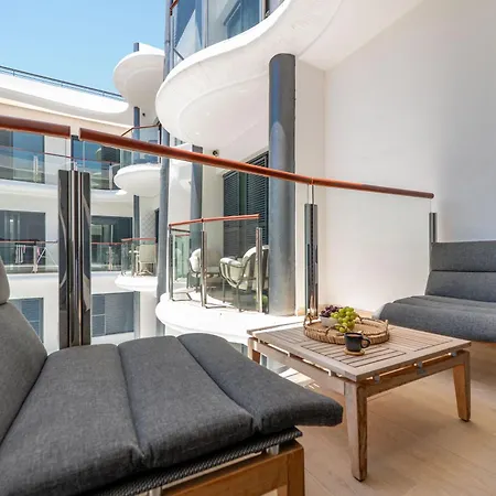 New Stylish Beachside 2br With Pool And Garage * Εστεπόνα