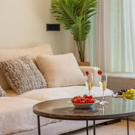 Διαμέρισμα New Stylish Beachside 2br With Pool And Garage *