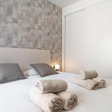 Apartmán New Stylish Beachside 2br With Pool And Garage