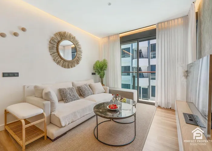 New Stylish Beachside 2br With Pool And Garage *