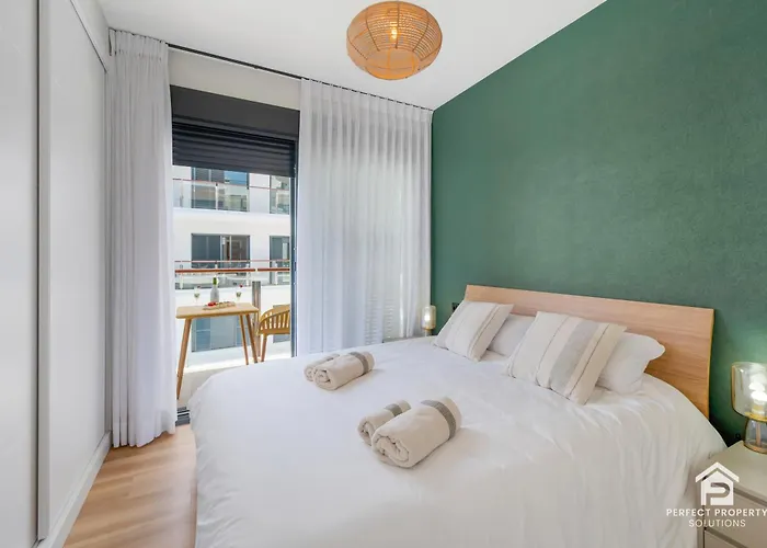 Apartman New Stylish Beachside 2br With Pool And Garage Estepona