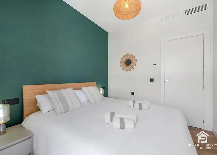 New Stylish Beachside 2br With Pool And Garage * Эстепона