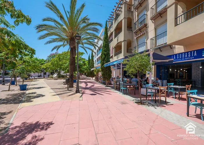 Апартаменты New Stylish Beachside 2br With Pool And Garage