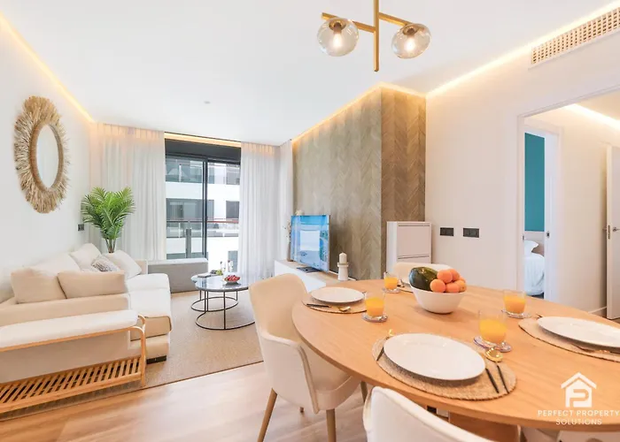 New Stylish Beachside 2br With Pool And Garage Эстепона