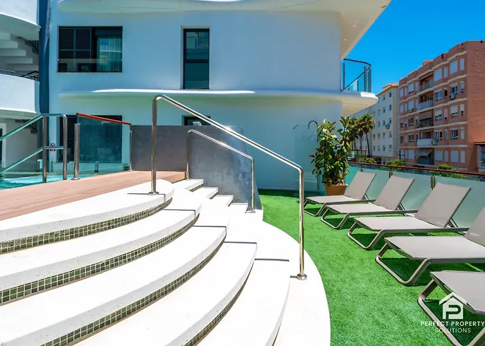 New Stylish Beachside 2br With Pool And Garage Апартаменты