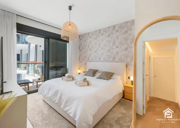 New Stylish Beachside 2br With Pool And Garage *