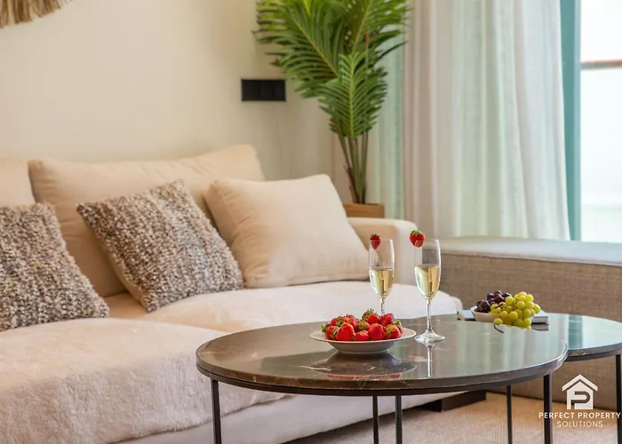 Apartman New Stylish Beachside 2br With Pool And Garage *