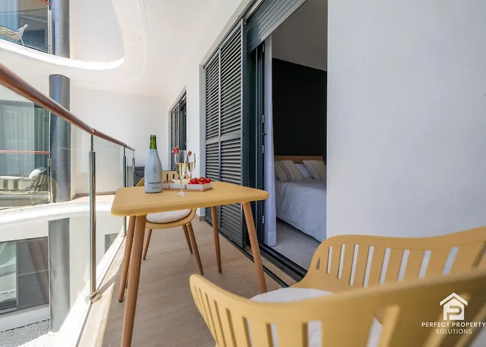 New Stylish Beachside 2br With Pool And Garage Apartman Estepona