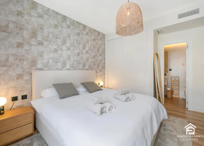 New Stylish Beachside 2br With Pool And Garage * Estepona