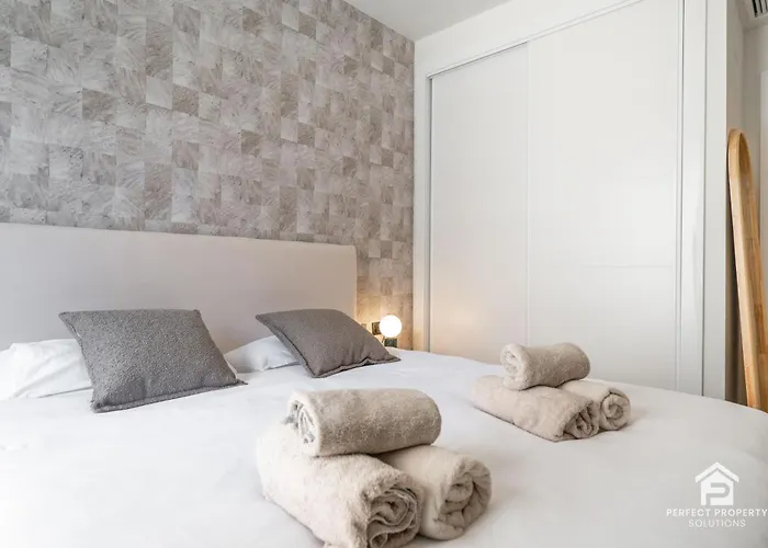 Appartement New Stylish Beachside 2br With Pool And Garage