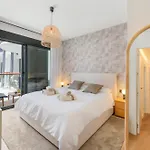 New Stylish Beachside 2br With Pool And Garage *