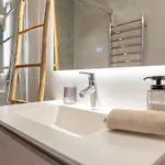 New Stylish Beachside 2br With Pool And Garage エステポナ