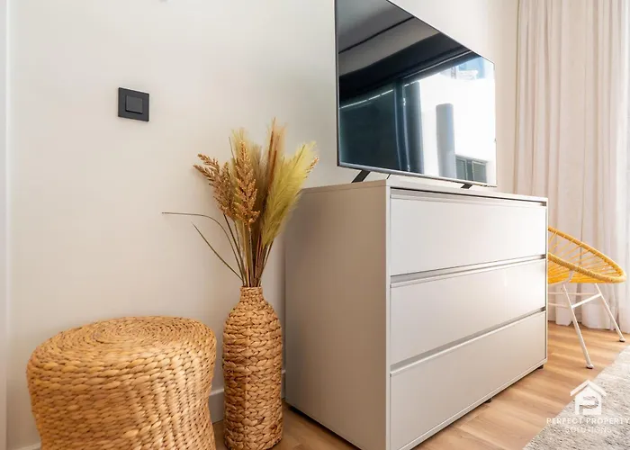 New Stylish Beachside 2br With Pool And Garage Apartment Estepona